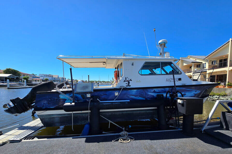 Shark Cat 2800 with Air Dock