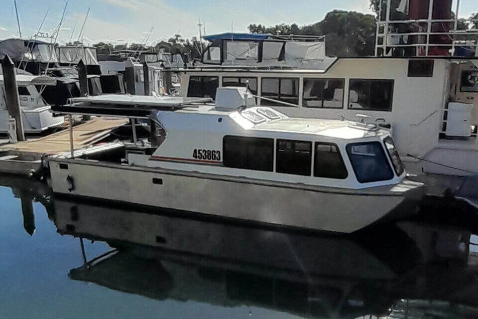 Infinite Marine Brokers – Custom Aluminium Houseboat (8) web