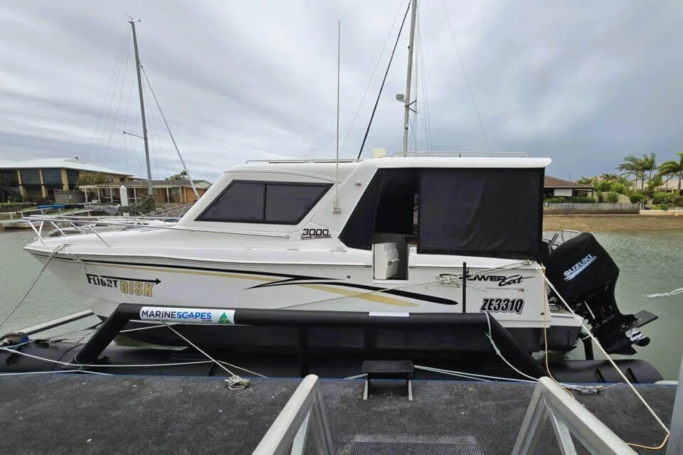 Infinite Marine Brokers – Powercat 3000 Sports Cabriolet (1) web