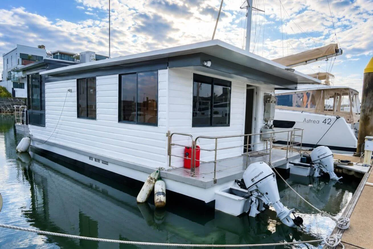 Infinite Marine Brokers – Cat Hull Houseboat 12m (1b) web